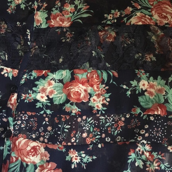 Full Tilt Chiffon Floral Tank - Picture 2 of 3